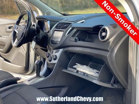 Used 2016 Chevrolet Trax LT w/ LT Convenience Package image 18