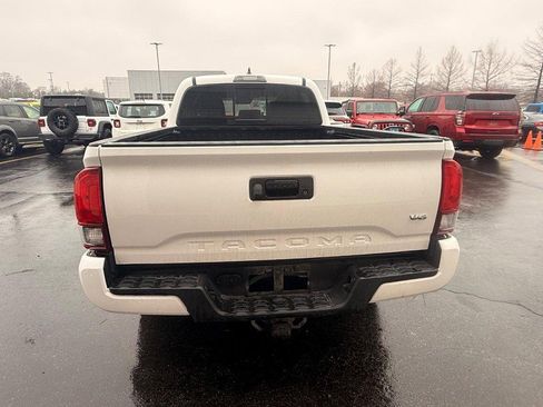 Used 2018 Toyota Tacoma TRD Off-Road image 7