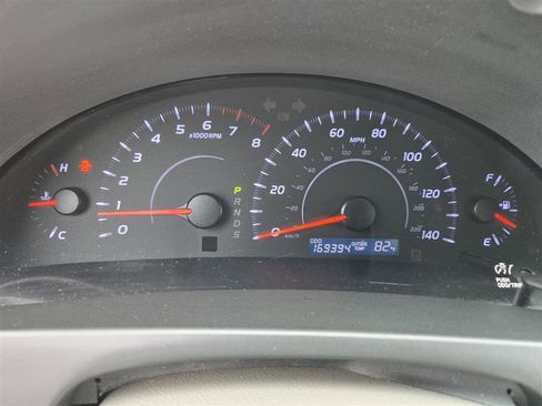 Used 2010 Toyota Camry LE image 16