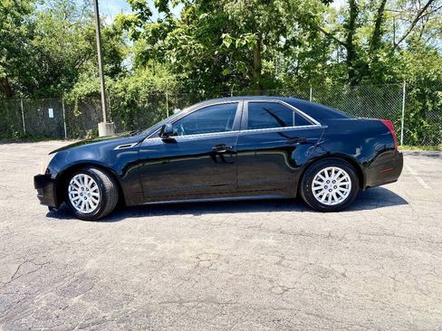 Used 2013 Cadillac CTS Luxury RWD image 2