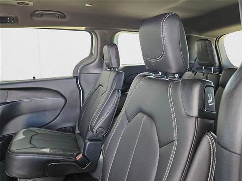 New 2025 Chrysler Voyager LX image 15