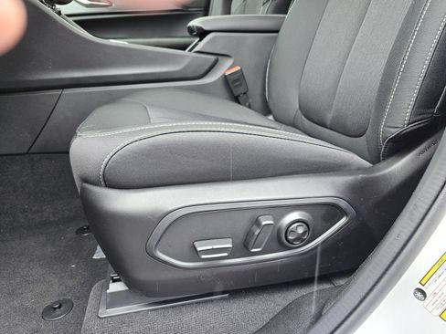 New 2025 Jeep Grand Cherokee L Laredo image 21