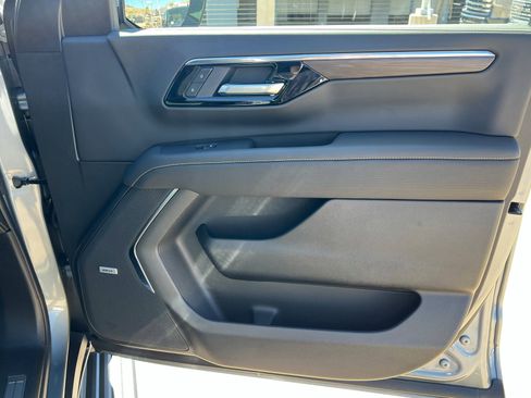 New 2026 Chevrolet Suburban Premier image 25