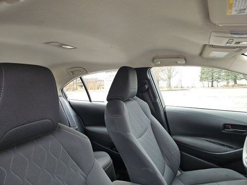 Used 2022 Toyota Corolla LE image 13