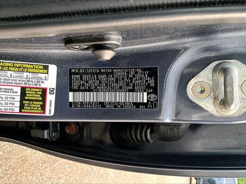 Certified 2017 Toyota Corolla LE FWD image 9