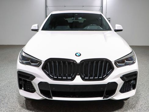 Used 2022 BMW X6 xDrive40i w/ M Sport Package AWD/4WD image 4