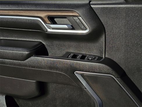 Used 2022 Chevrolet Silverado 1500 LT image 13