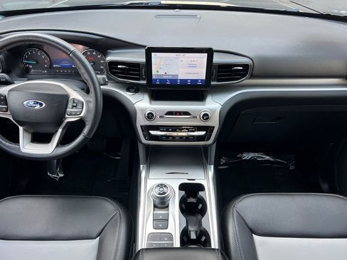 Used 2022 Ford Explorer XLT w/ Equipment Group 202A image 17