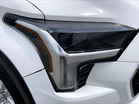 Certified 2025 Toyota Sequoia SR5 AWD/4WD image 27