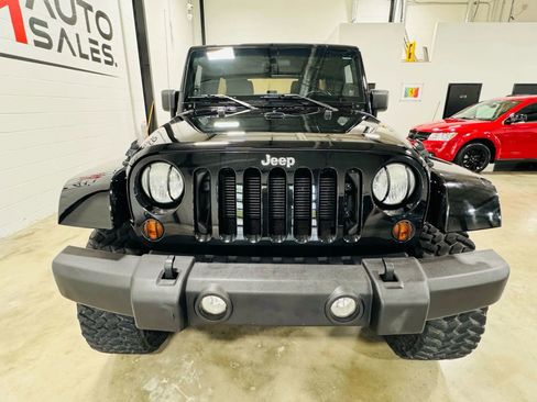 Used 2012 Jeep Wrangler Unlimited Sahara w/ Max Tow Pkg image 7