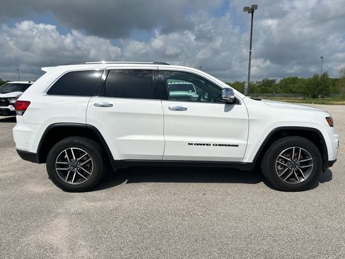 Used 2022 Jeep Grand Cherokee Limited w/ Tech Group AWD/4WD image 6
