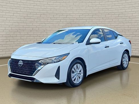 Used 2025 Nissan Sentra S FWD image 1