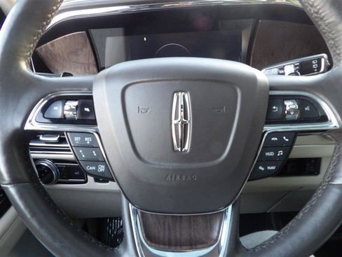 Used 2019 Lincoln Navigator L Reserve image 35