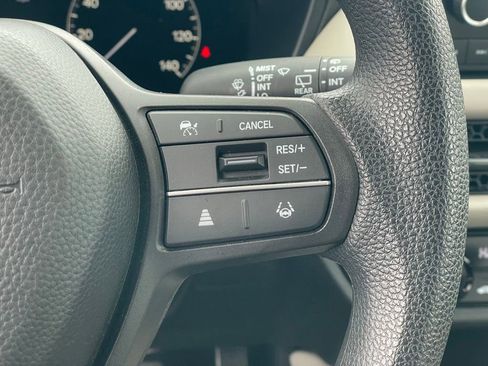 Used 2023 Honda HR-V LX image 16