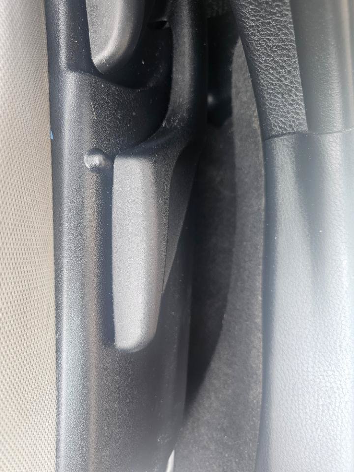Used 2015 Toyota Corolla LE FWD image 30