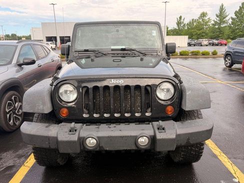 Used 2011 Jeep Wrangler Unlimited Sport AWD/4WD image 2
