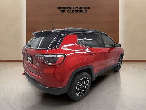 Used 2025 Jeep Compass Trailhawk AWD/4WD image 6