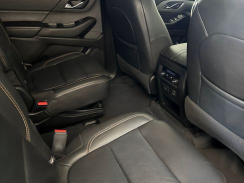 Used 2021 Chevrolet Traverse RS FWD image 33