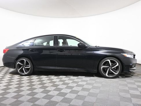 Used 2018 Honda Accord Sport image 8