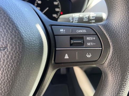 Used 2025 Honda HR-V LX image 30