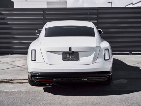 Used 2025 Rolls-Royce Spectre Black Badge image 16