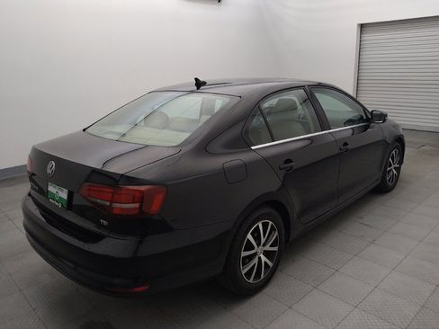 Used 2017 Volkswagen Jetta SE FWD image 9
