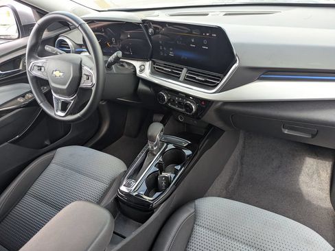 Used 2025 Chevrolet Trax LT w/ Driver Confidence Package FWD image 31