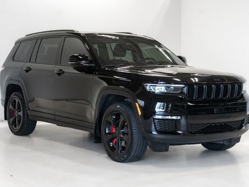 Used 2023 Jeep Grand Cherokee L Limited w/ Black Appearance Package image 6