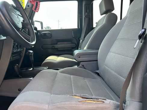 Used 2007 Jeep Wrangler Unlimited Sahara image 9