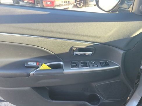 Used 2024 Mitsubishi Outlander Sport SE image 14