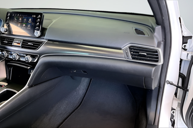 Used 2018 Honda Accord Sport image 21