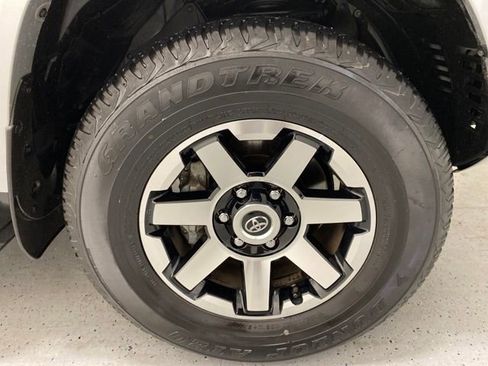 Used 2024 Toyota 4Runner TRD Off-Road Premium image 8