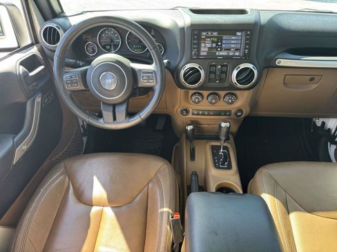 Used 2015 Jeep Wrangler Unlimited Sahara w/ Max Tow Package AWD/4WD image 11