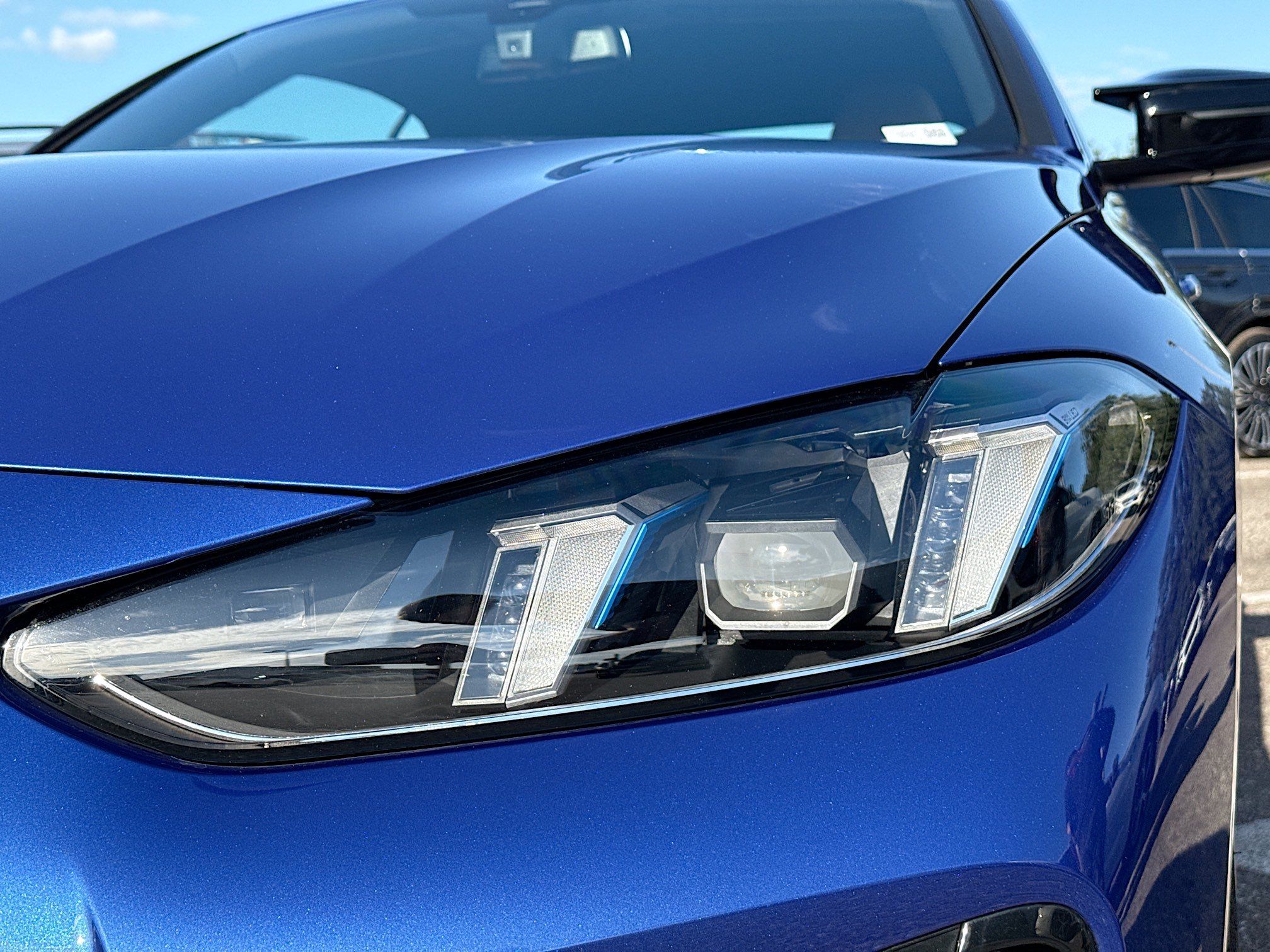 Used 2025 BMW M440i Convertible RWD image 9
