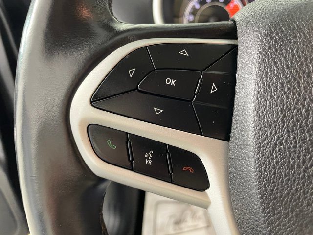 Used 2017 Jeep Cherokee Trailhawk w/ Comfort/Convenience Group AWD/4WD image 14
