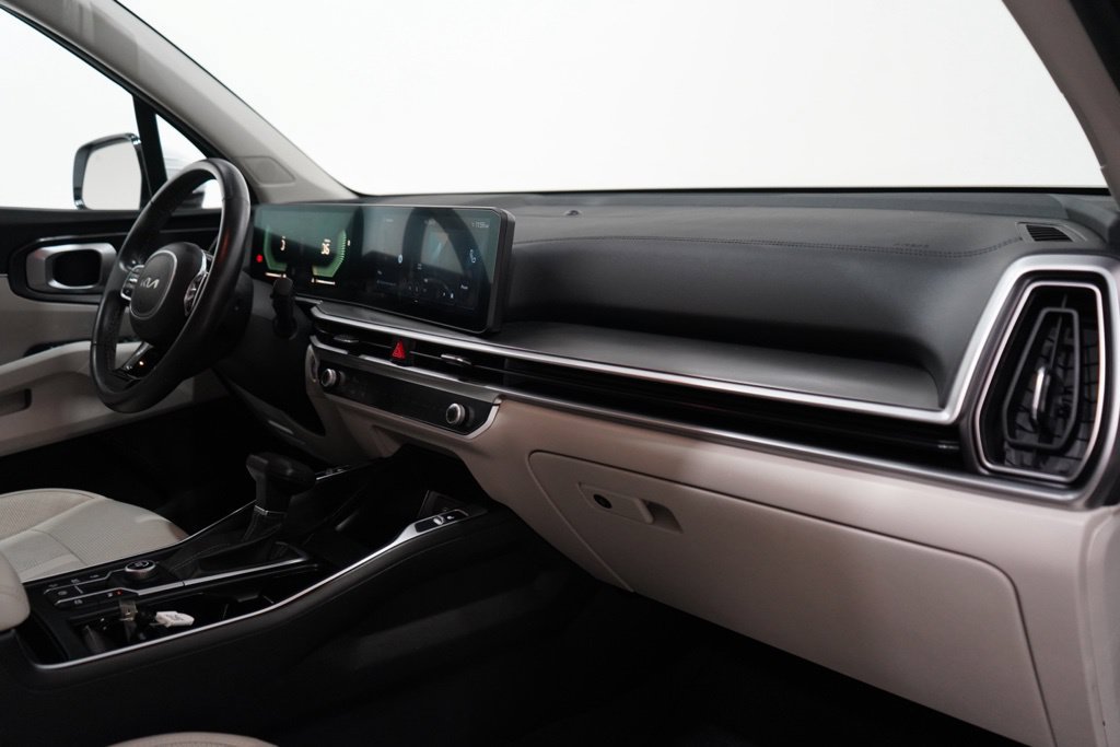 Used 2024 Kia Sorento S FWD image 21