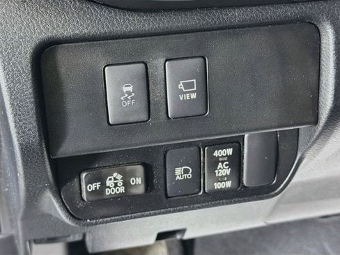 Used 2021 Toyota Tacoma TRD Sport w/ TRD Premium Sport Package AWD/4WD image 10