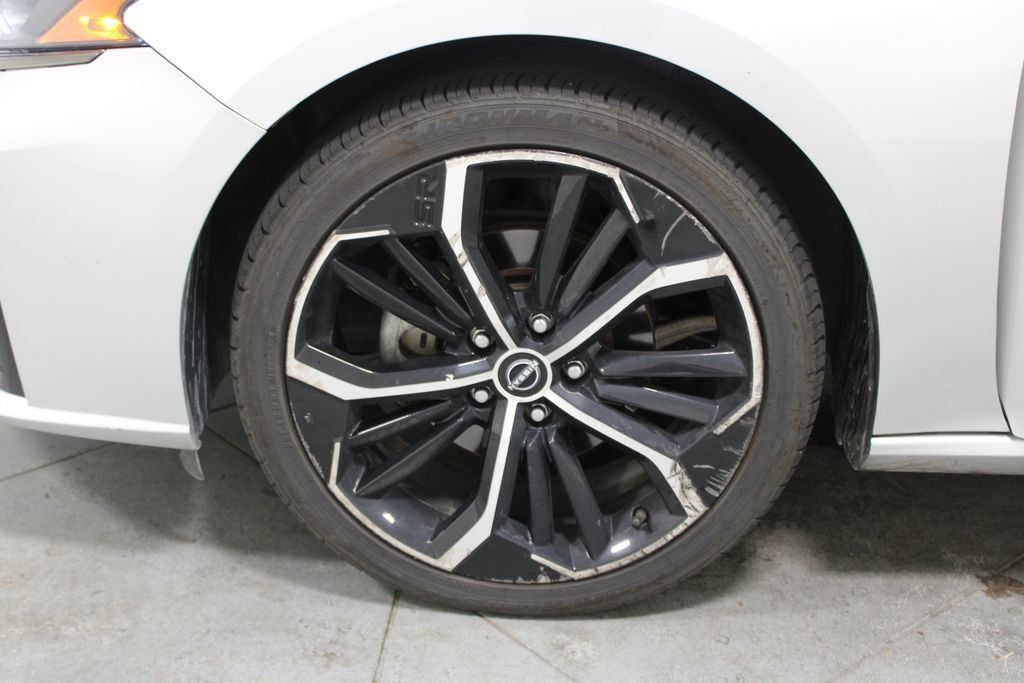 Used 2024 Nissan Altima 2.5 SR FWD image 37
