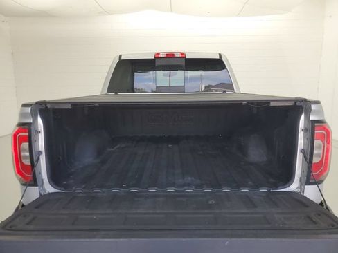 Used 2018 GMC Sierra 1500 SLT AWD/4WD image 12