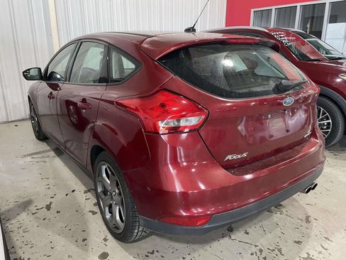 Used 2015 Ford Focus SE w/ Equipment Group 201A FWD image 3