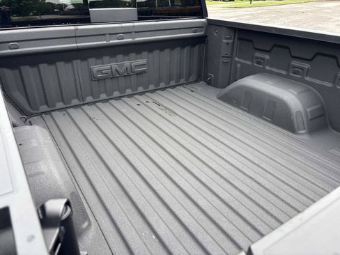 Used 2024 GMC Sierra 1500 SLT w/ SLT Premium Plus Package AWD/4WD image 32