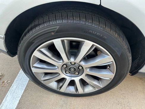 Used 2014 Land Rover Range Rover Long Wheelbase Autobiography image 8