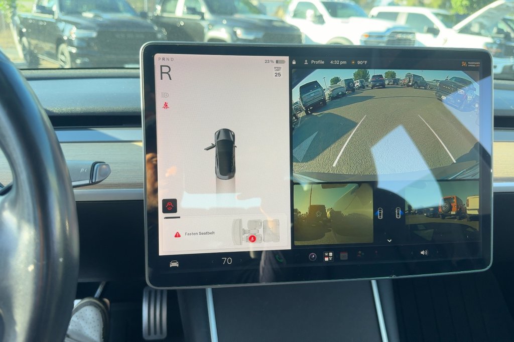 Used 2018 Tesla Model 3 Long Range RWD image 17