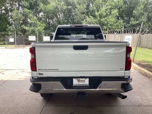 Used 2020 Chevrolet Silverado 2500 LT AWD/4WD image 3