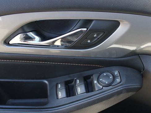 Used 2018 Chevrolet Traverse LT FWD image 34