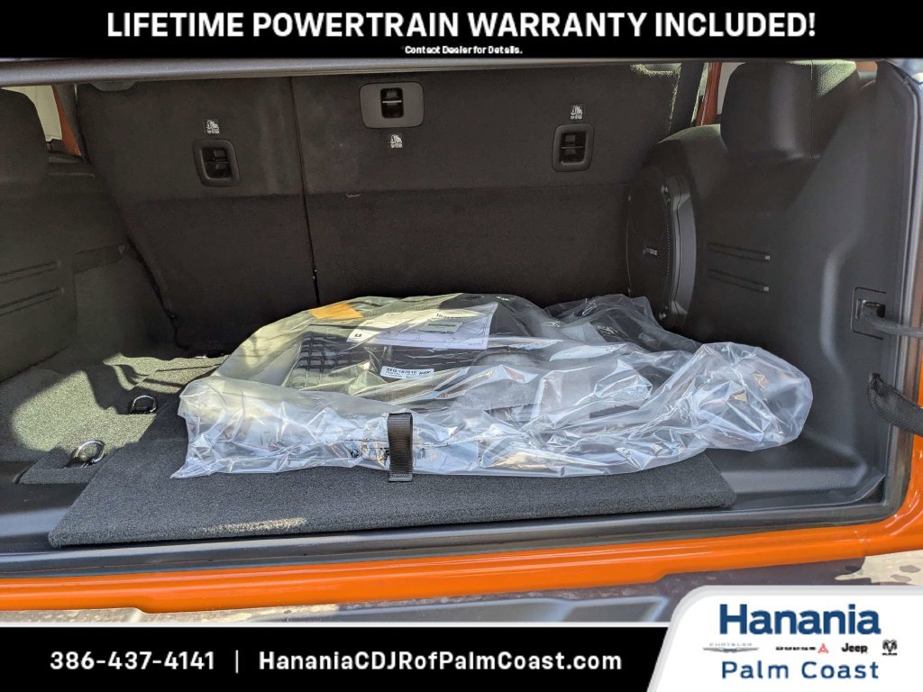 New 2026 Jeep Wrangler Unlimited Sahara w/ Whitecap Package AWD/4WD image 12