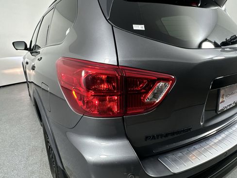 Used 2020 Nissan Pathfinder SL image 32