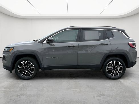 Used 2022 Jeep Compass Limited AWD/4WD image 5