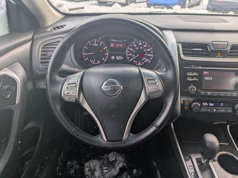 Used 2014 Nissan Altima 2.5 SV image 21