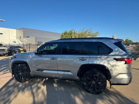 Used 2024 Toyota Sequoia Platinum AWD/4WD image 8